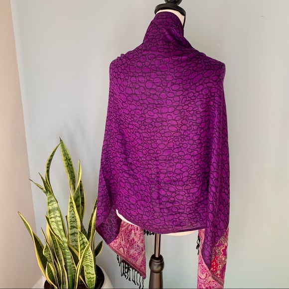 ‼️Sold‼️ Gorgeous Pashmina • Pink and Purple - Picture 5 of 6